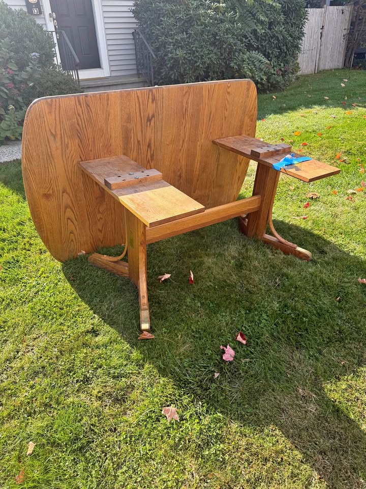 Mesa de comedor de roble sólido gratis (Marlborough)